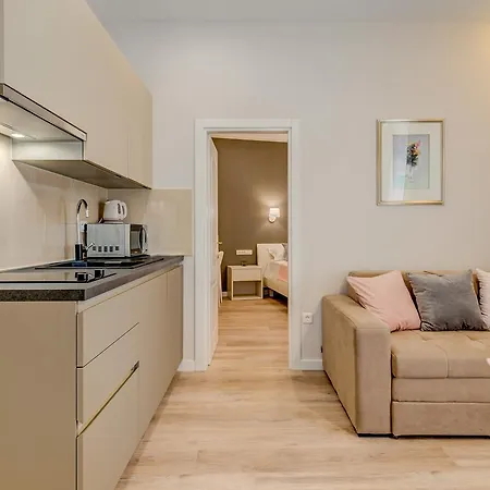 Royal Theatre And Apartamento
