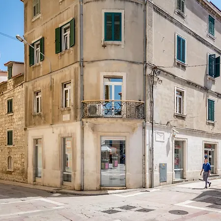 Royal Theatre And * Split