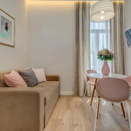 Royal Theatre And Apartmán