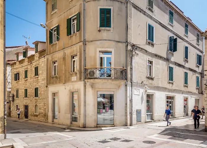 Royal Theatre And * Split