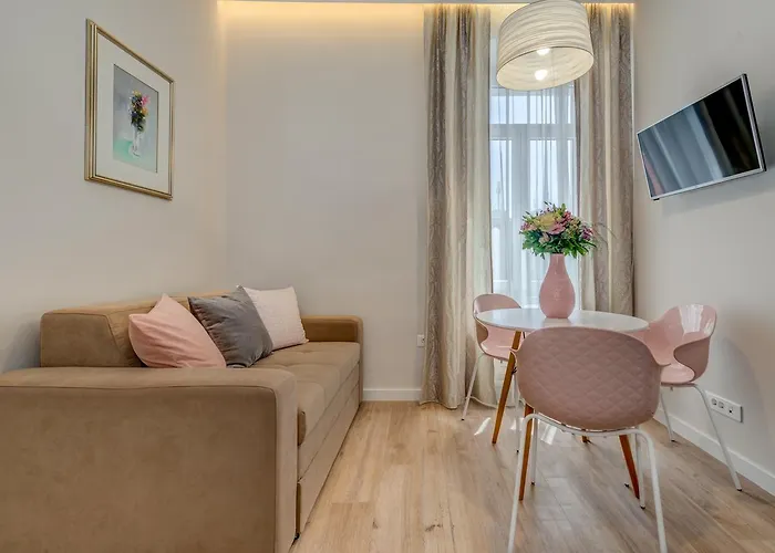 Royal Theatre And Apartament